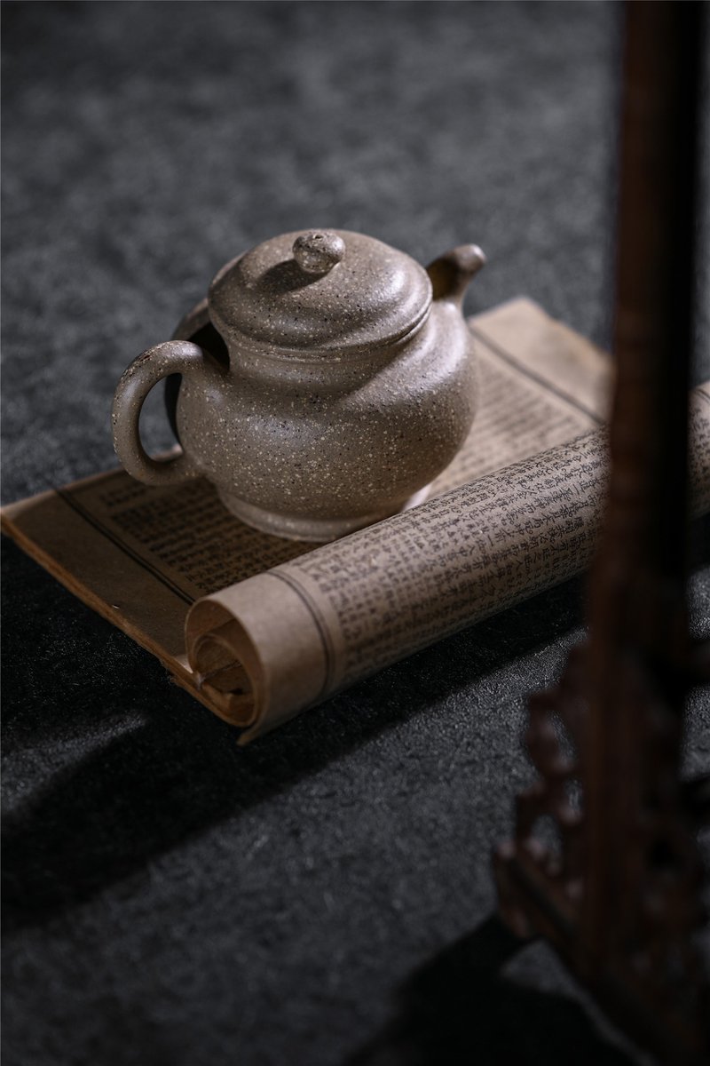 茶道禮品 掇只 全手工制 原礦芝麻段泥280cc宜興紫砂壺茶壺送禮物 - 茶壺/茶杯/茶具 - 陶 銀色