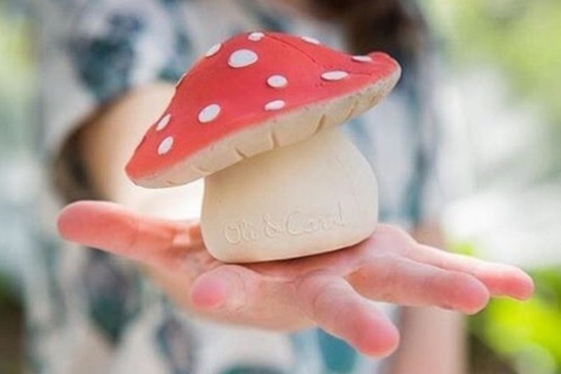 Spain Oli & Carol Happy Forest - Red Mushroom Natural Rubber Stuffer / Bath Toy - ของเล่นเด็ก - ยาง หลากหลายสี