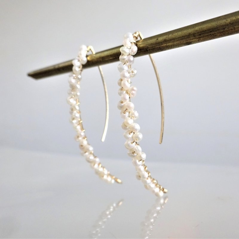 14Kgf Freshwater pearl bubble wrapped marquis pierce耳針式 - Earrings & Clip-ons - Gemstone White