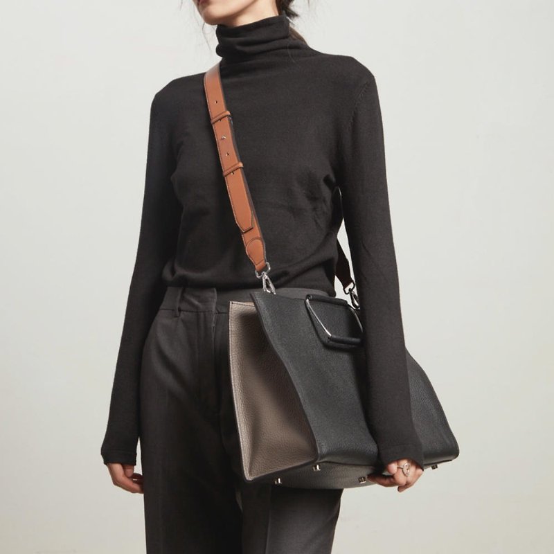 Black Contrast Cowhide Large Capacity Travel Bag Wide Shoulder Strap Tote Bag Handbag Shoulder Messenger Bag - กระเป๋าแมสเซนเจอร์ - หนังแท้ สีดำ
