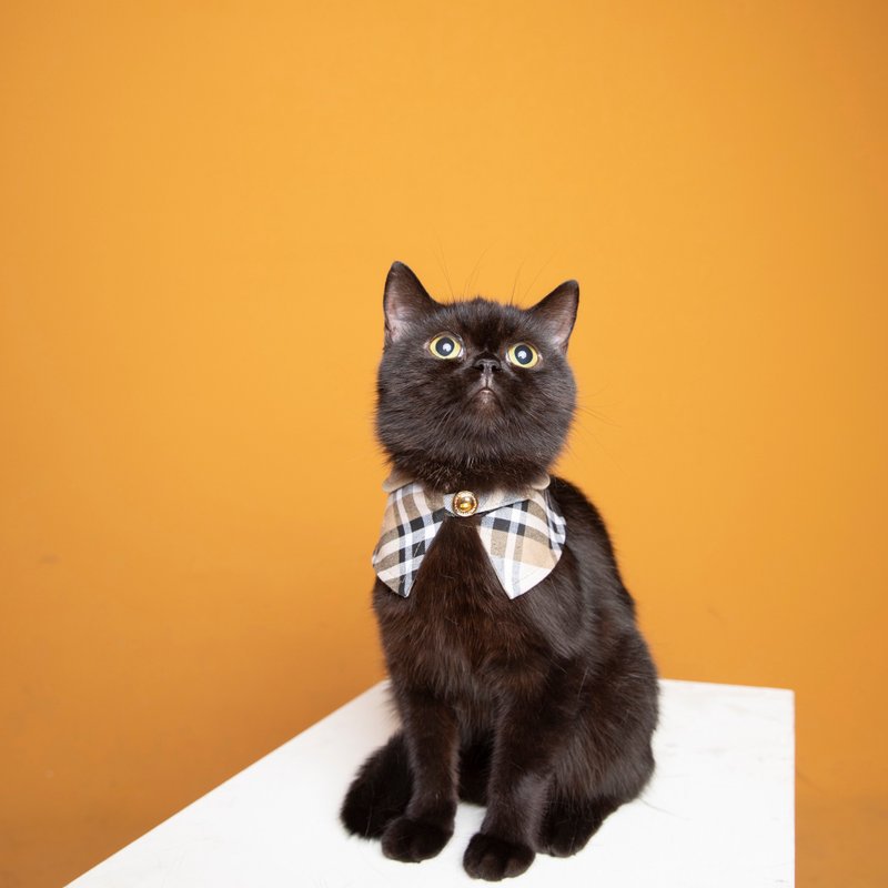 Handmade Tartan / Plaid Pet British Cape - Noble Black - Cat【ZAZAZOO】 - ชุดสัตว์เลี้ยง - ผ้าฝ้าย/ผ้าลินิน สีดำ