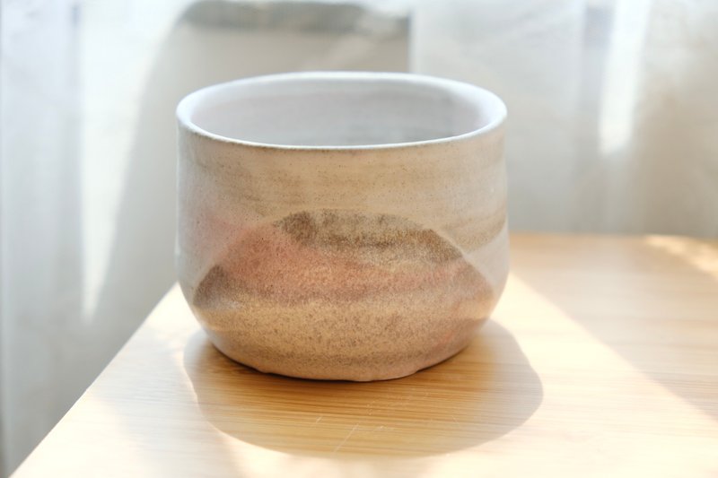 【母親節禮物】日出粉白印象茶杯侘寂粉嫩山系陶風抹茶杯小酒器 - 杯子 - 陶 粉紅色