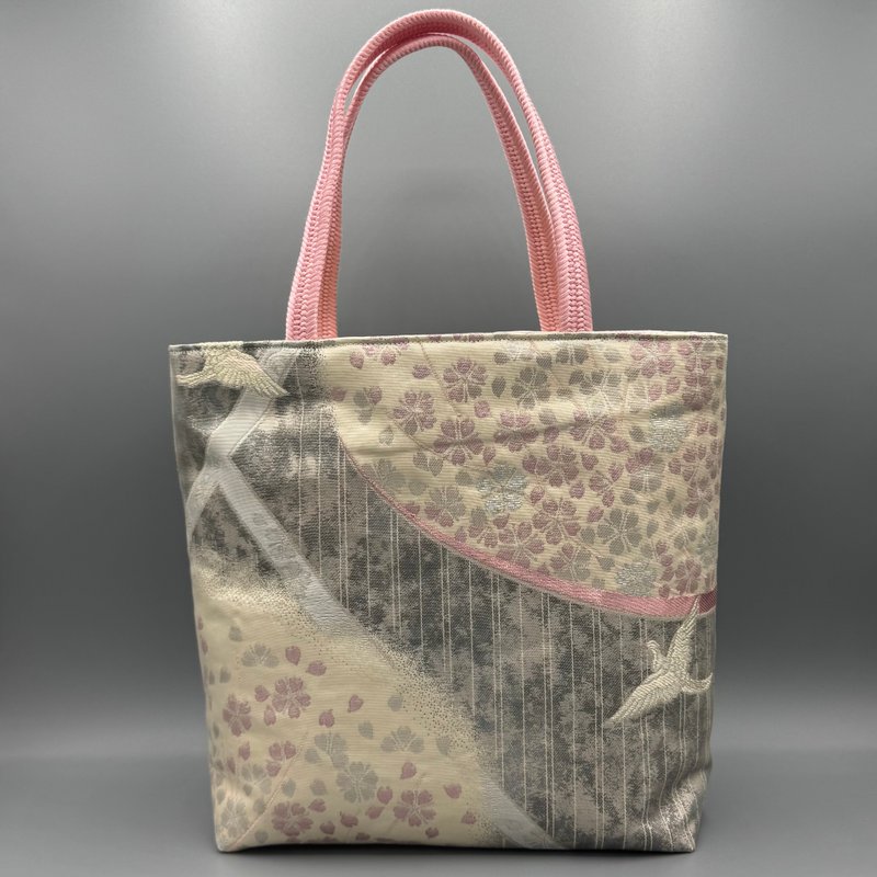 【シミあり】着物 帯 帯締め ハンドメイド トートバッグ リメイク シルバー - 手提包/手提袋 - 絲．絹 銀色
