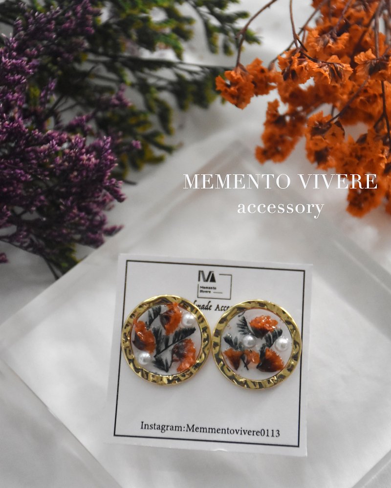 Handmade irregular gold-plated round dried flower earrings can be changed - Earrings & Clip-ons - Plants & Flowers Orange