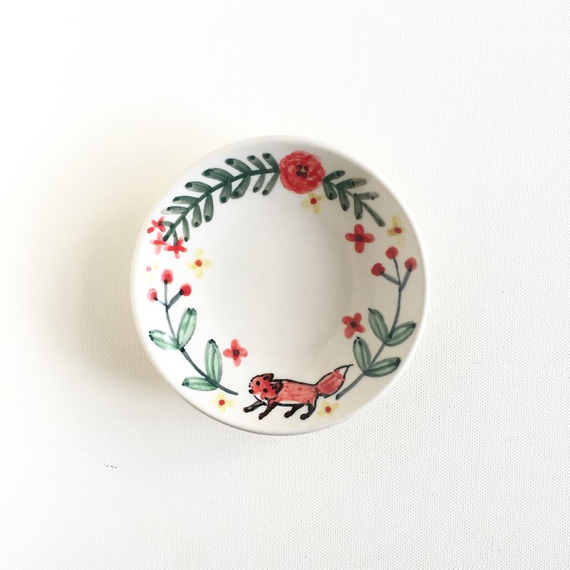 Hand painted small porcelain plate - Wreath Little Fox - Spot - จานเล็ก - เครื่องลายคราม สีส้ม