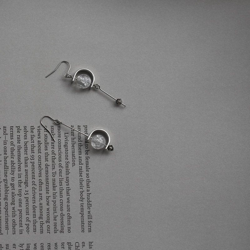 Pure White Kiss (Handmade Earrings/Natural Stone/White Crystal/Memorial/Exchange Gift/Sister Model/Change Clip) - Earrings & Clip-ons - Stone 