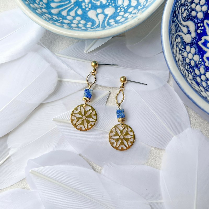 เครื่องประดับ ต่างหู สีน้ำเงิน - Lapis Lazuli-Flower of Love-Semi Gemstone Bronze Earrings