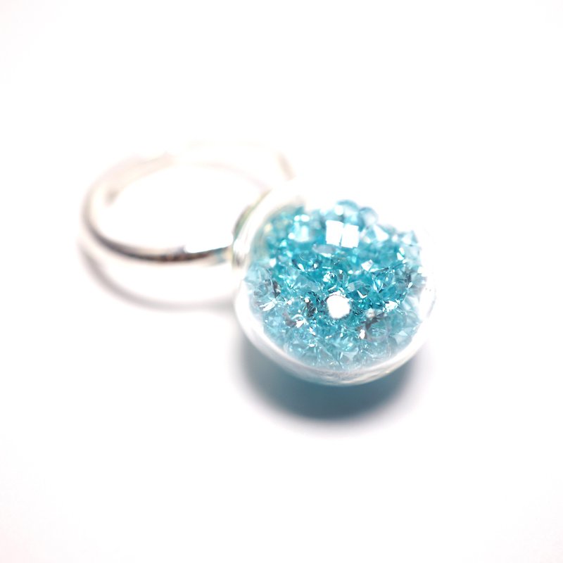 A Handmade light blue crystal ball ring - ต่างหู - แก้ว 