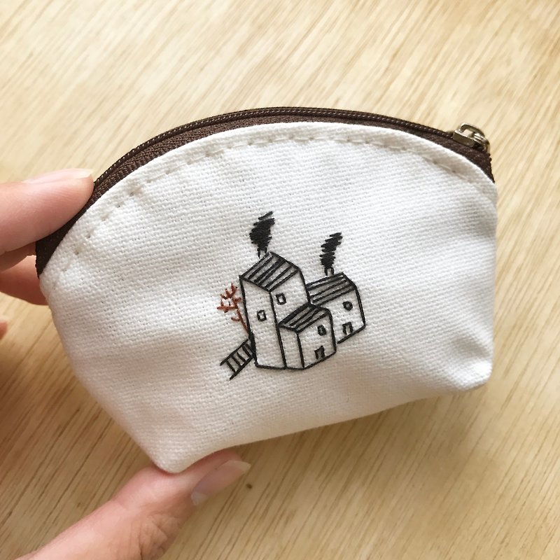 Uesugi Flower Customized Gift/Hand-embroidered Coin Purse - Coin Purses - Paper White