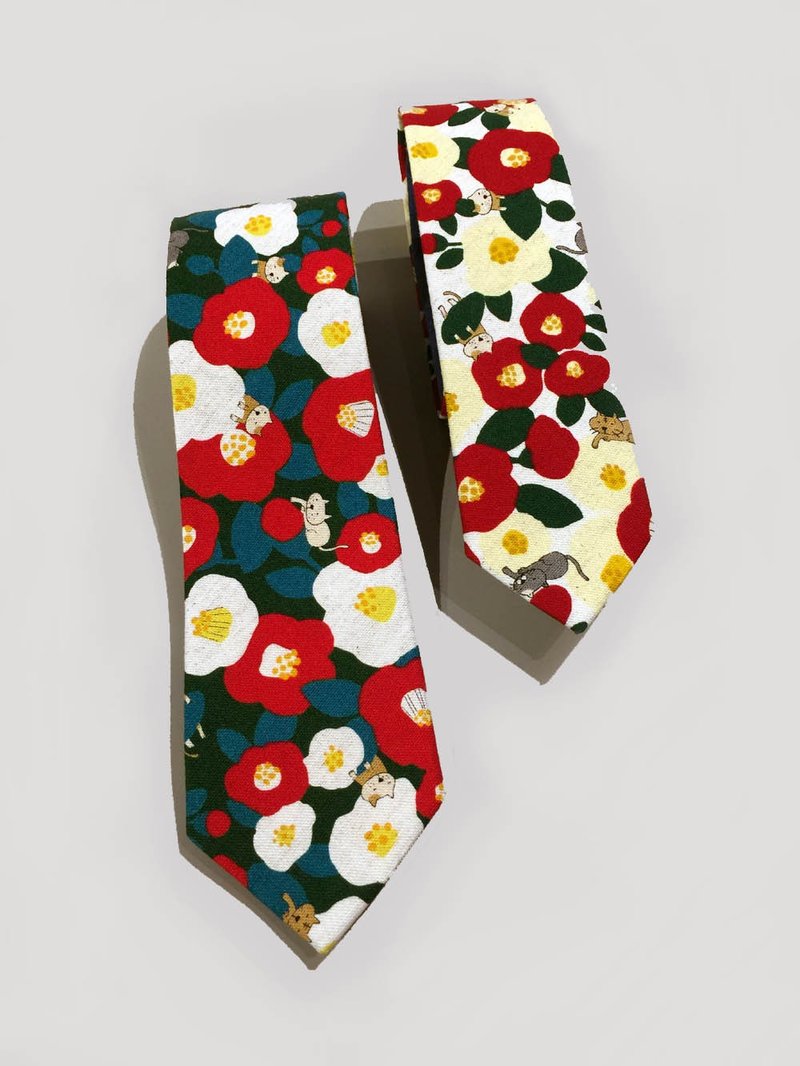 The playful cat running around in the flowers, tie Neckties - เนคไท/ที่หนีบเนคไท - ผ้าฝ้าย/ผ้าลินิน หลากหลายสี