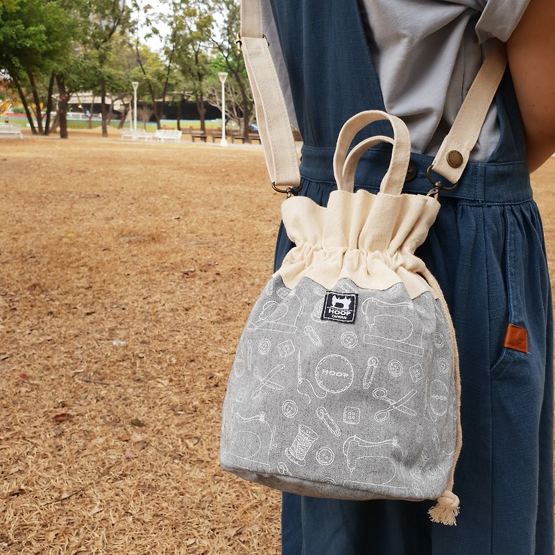 Portable illustration bucket bag - low-key gray - Handbags & Totes - Cotton & Hemp Gray