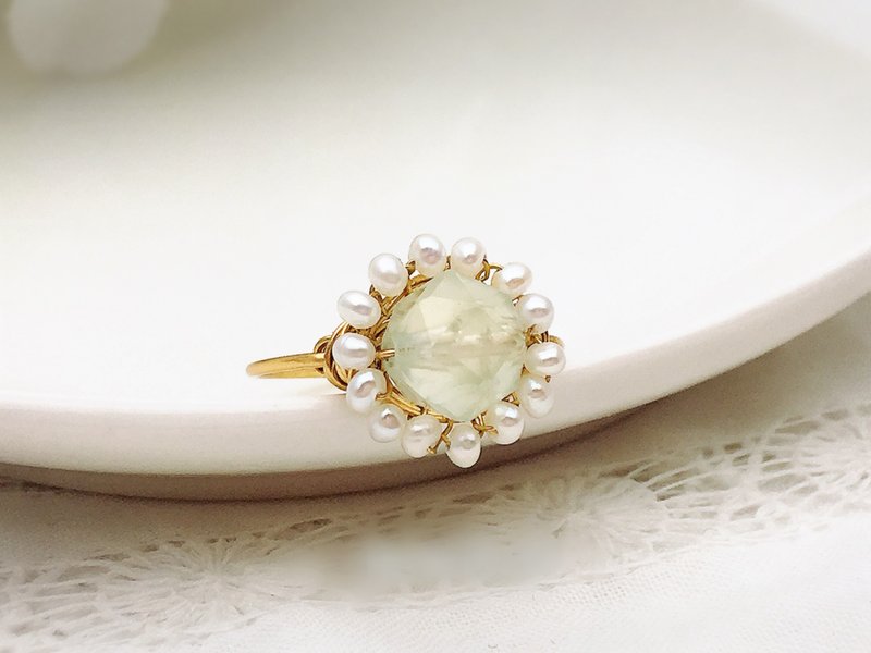 Chamomile - Prehnite and freshwater pearl wire ring - General Rings - Gemstone Green