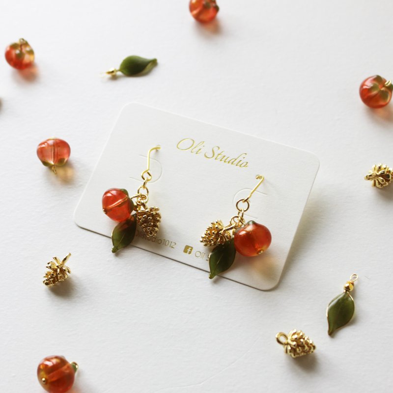 [Good Persimmon] Persimmon and pine cone earrings earrings and Clip-On - ต่างหู - เรซิน สีส้ม