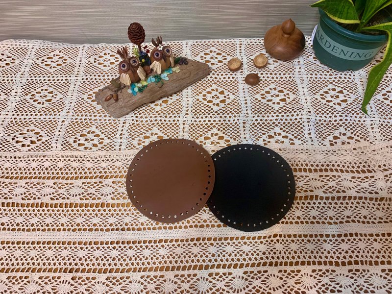 Handmade DIY perforated genuine leather bag bottom + plastic board. Type A = round bottom with 42 holes. Diameter 16cm/dark coffee - เครื่องหนัง - หนังแท้ 