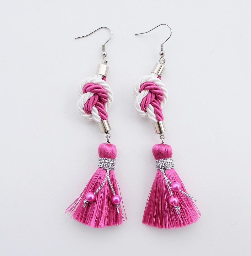 White & Pink heart knotted rope with tassel earrings - ต่างหู - วัสดุอื่นๆ สึชมพู
