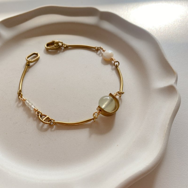 樂葡-貝殼 葡萄石 黃銅手鍊 - 手鍊/手環 - 銅/黃銅 多色