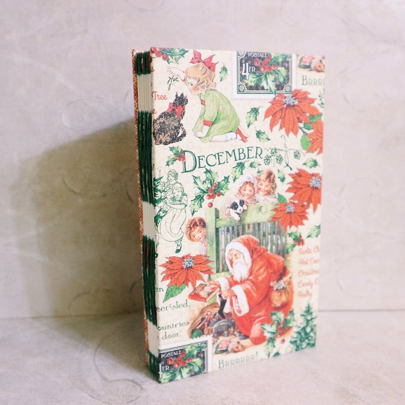 Miss Christmas Crocodile ﹝ ﹞ French handmade wire-bound book - Notebooks & Journals - Paper 