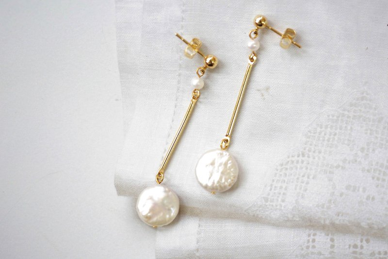 Baroque Pearl Long Earrings│Natural Freshwater Pearl Baroque Pearl Clip-on Birthday Gift - ต่างหู - ไข่มุก ขาว