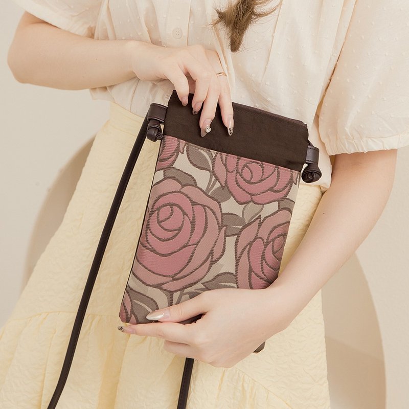 日本製-尾州織 玫瑰手機包側背包-粉玫瑰 - 側背包/斜背包 - 棉．麻 粉紅色