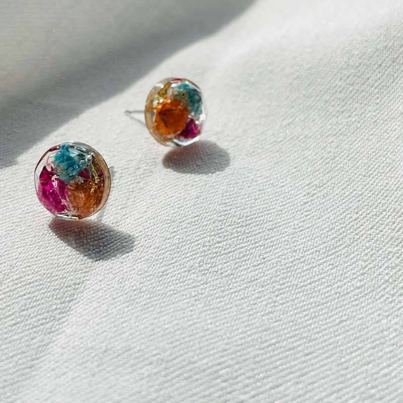 Rainbow Marshmallow (on-ear earrings) - ต่างหู - พืช/ดอกไม้ หลากหลายสี