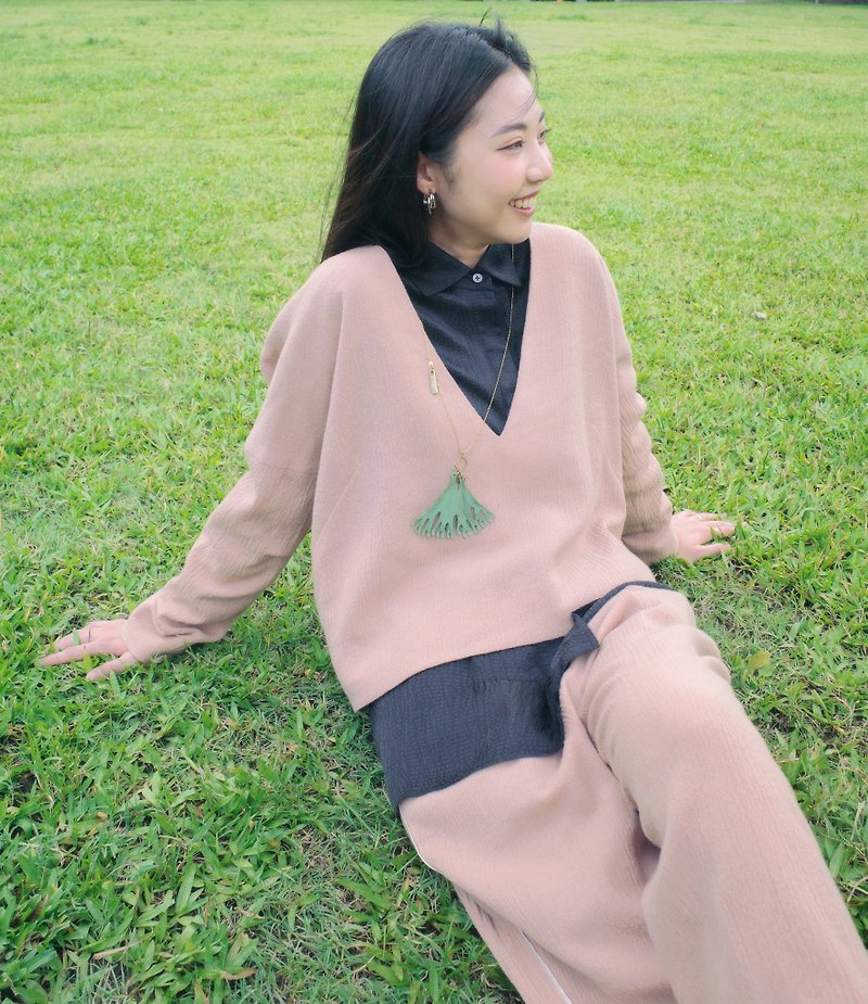 UUIN Khaki V-neck haori top - เสื้อผู้หญิง - ขนแกะ สีกากี