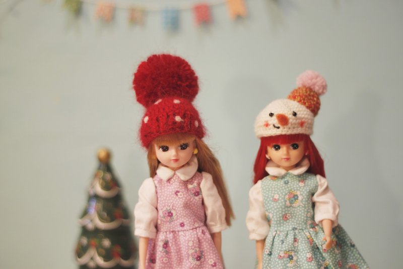 Licca Lika size hand-woven Christmas limited snowman hat (worn by the baby on the right) Snowman Hat - หมวก - ขนแกะ ขาว