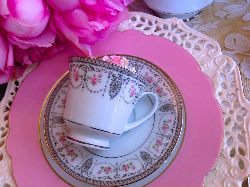 Japanese-made Noritake bone china pink rose bouquet series flower teacup coffee cup two-piece set in stock - Teapots & Teacups - Porcelain Pink