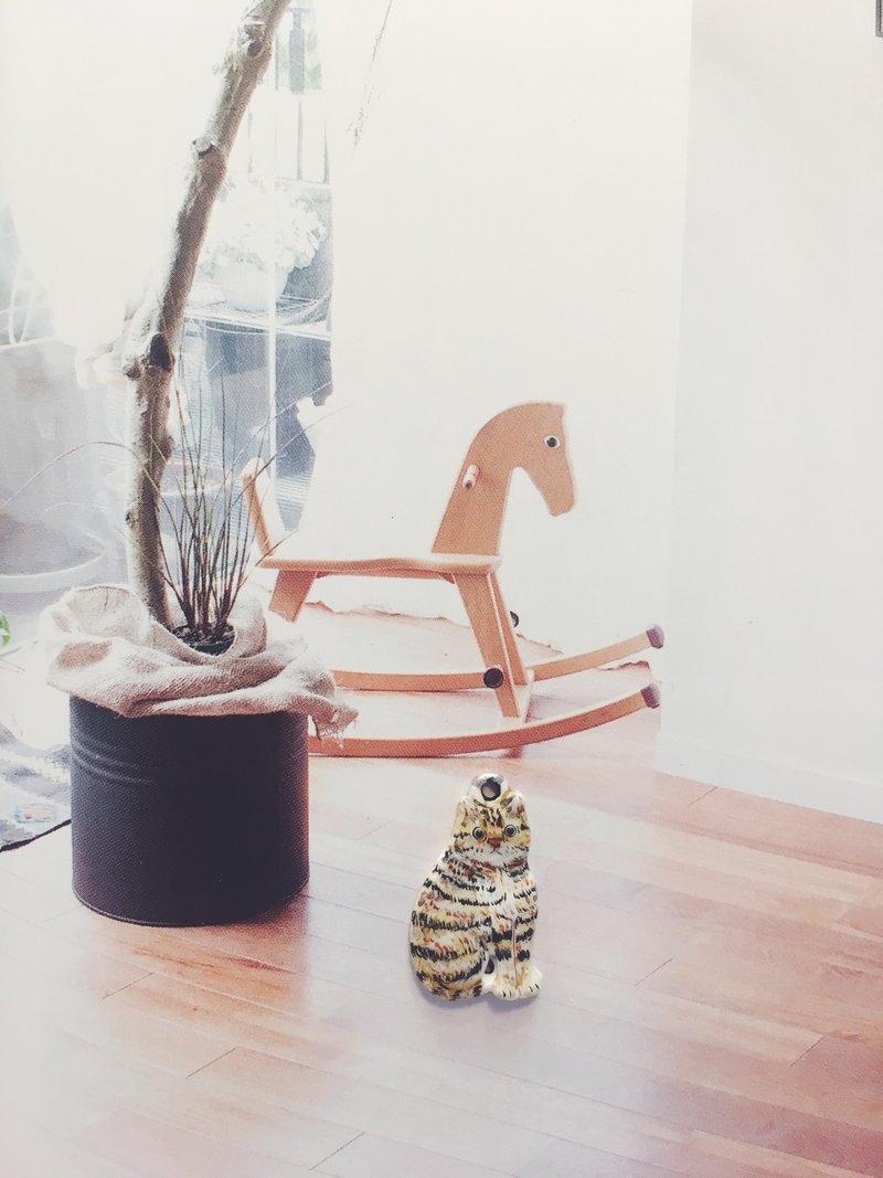 Hand-painted pendant-kitten - อื่นๆ - โลหะ สีกากี