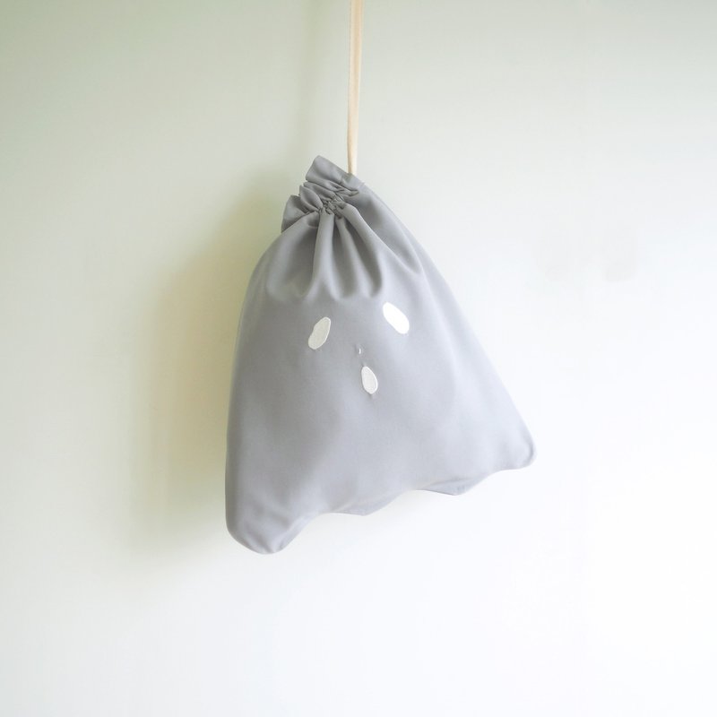 ghost lunch bag : gray - กระเป๋าหูรูด - เส้นใยสังเคราะห์ สีเทา