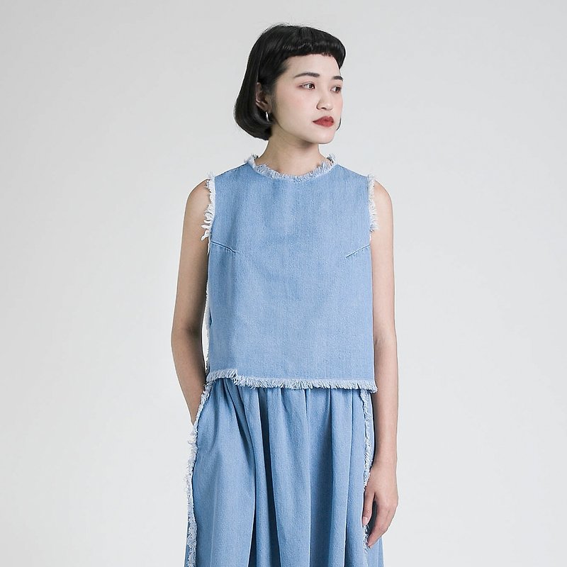 Field Whisker Vest_8SF009_Denim Blue - เสื้อกั๊กผู้หญิง - ผ้าฝ้าย/ผ้าลินิน สีน้ำเงิน