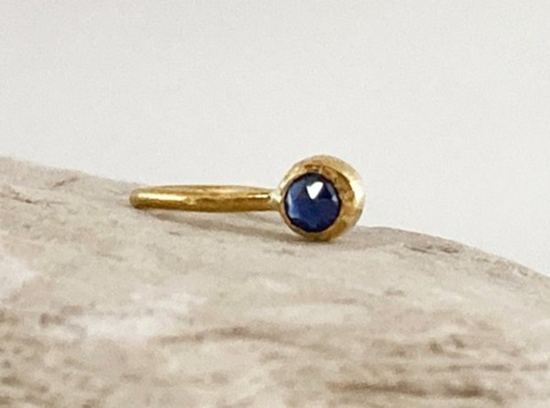 ローズカット天然サファイア 純金クリップピアス K24 Pure Gold+Natural Sapphire 片耳分 - 耳環/耳夾/耳骨夾 - 其他金屬 