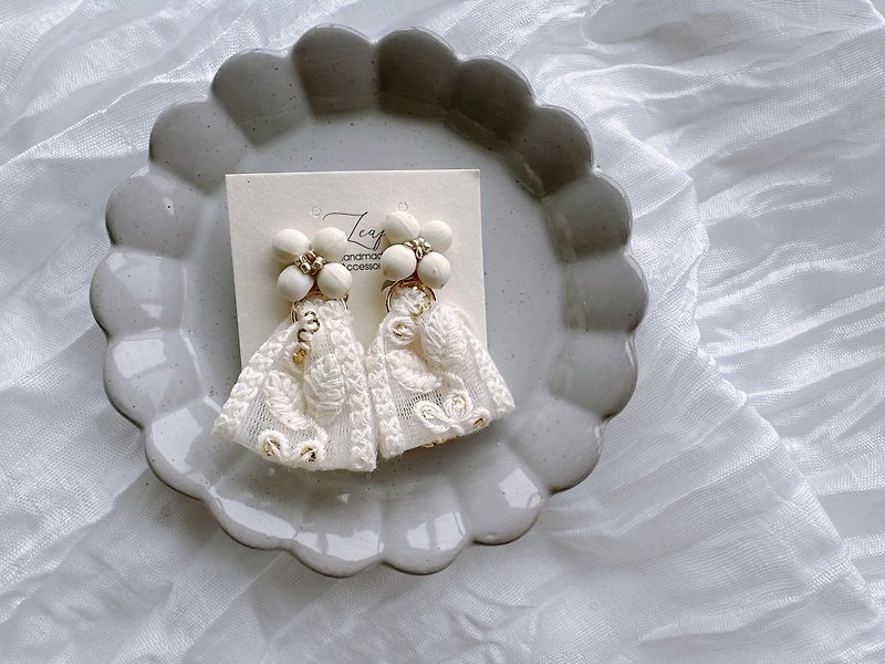 Light Snow Embroidered Ribbon/Japanese Fruit Handmade Earrings - Earrings & Clip-ons - Thread White