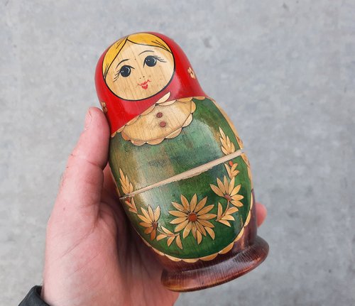 ロシアのマトリョーシカ人形ヴィンテージ – ソビエト木製 7 象嵌