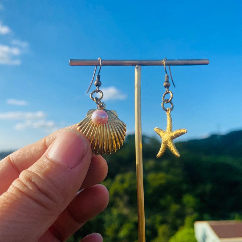 黃銅 不對襯 海星 貝殼 耳環 S72 - 耳環/耳夾/耳骨夾 - 銅/黃銅 金色