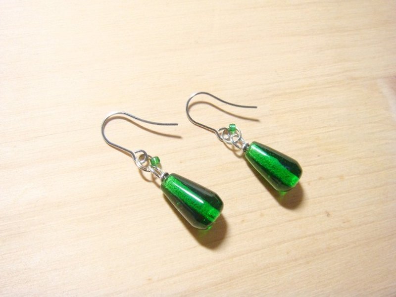 柚子林琉璃 - 百搭琉璃耳環 水滴型 - 森林綠 - 可改夾式 - 耳環/耳夾 - 玻璃 綠色