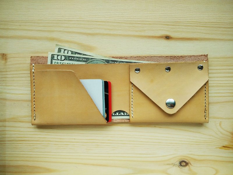 Creative Button Bifold Leather Wallet,Unisex,Minimalist Handmade Personalised - กระเป๋าใส่เหรียญ - หนังแท้ สีกากี