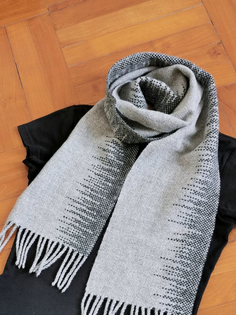 Handwoven by Carina | 手織50牦牛絨50美麗諾羊毛圍巾 - 圍巾/披肩 - 羊毛 灰色