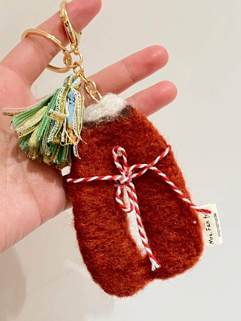 Mullet Roe Wool Felt Charm - ที่ห้อยกุญแจ - ขนแกะ สีนำ้ตาล