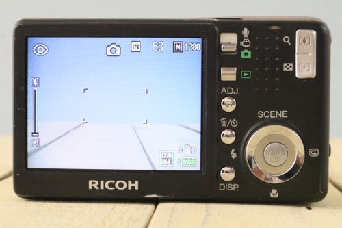 リコー RICOH Caplio R4 デジタルカメラ Amazon | RICOH デジタルカメラ Caplio R4 シルバー