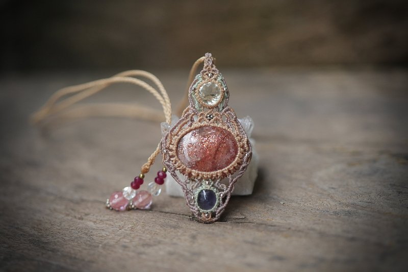 Green amethyst★sunstone★iolite マクラメネックレス2113 - 項鍊 - 寶石 紅色