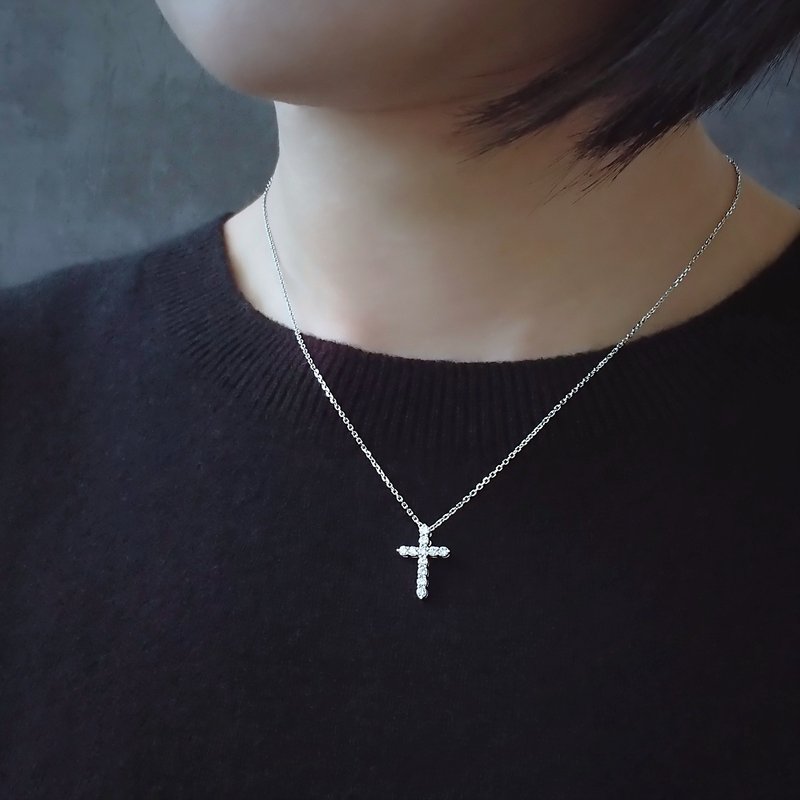 天然鑽石 中型十字架 純 18K 白金項鍊客製 (M) | JSN09 - 項鍊 - 鑽石 銀色