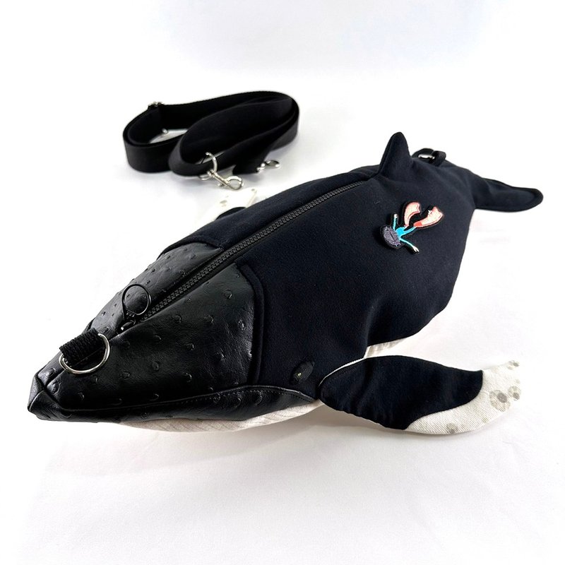 Design No.HW110a - 【Whale Lover】Humpback Whale Shoulder Bags - Messenger Bags & Sling Bags - Cotton & Hemp Black