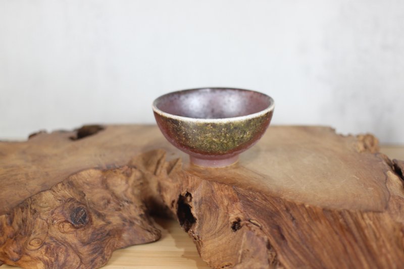 [Christmas Gift Box] 60ml wood-fired natural falling ash perfect teacup made by the famous Yingge artist Ye Minxiang - ถ้วย - เครื่องลายคราม 