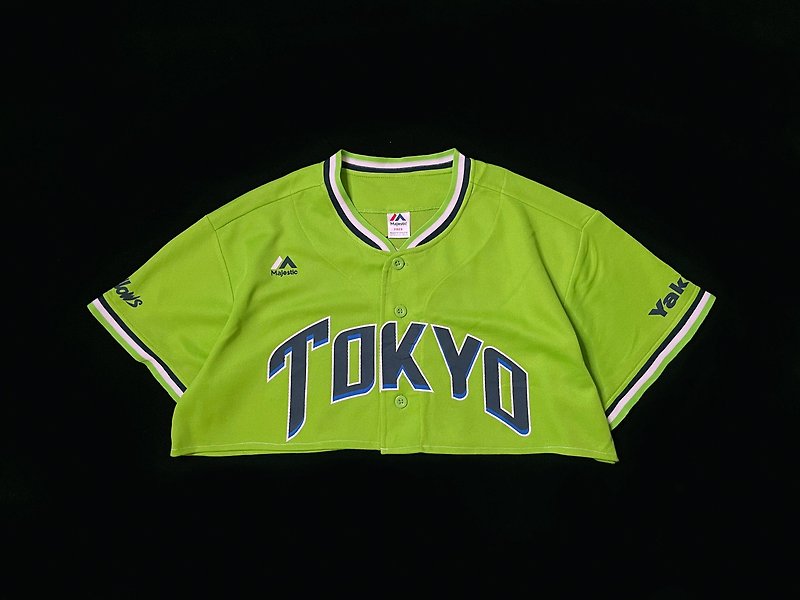 REGETHER 古著改製 短版棒球上衣-Yakult Swallows-14 - 女 T 恤 - 棉．麻 綠色