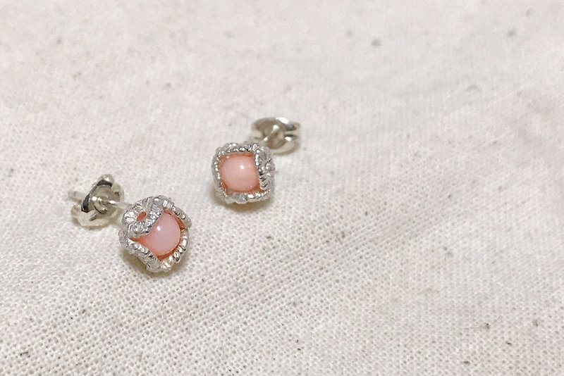 pink coral pierced earrings / Pink Coral Earrings - ต่างหู - โลหะ สีเงิน