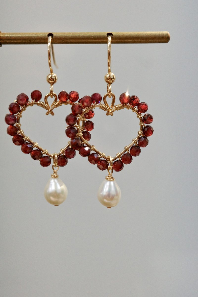 Little Heart Pearl Earrings Garnet Smoky Quartz 14kgf - Earrings & Clip-ons - Pearl Red
