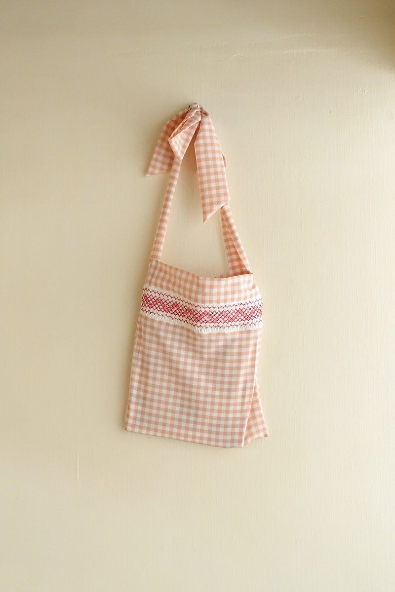 (ENGLISH SMOCKING) Peony smocking tote bag - Messenger Bags & Sling Bags - Cotton & Hemp Pink