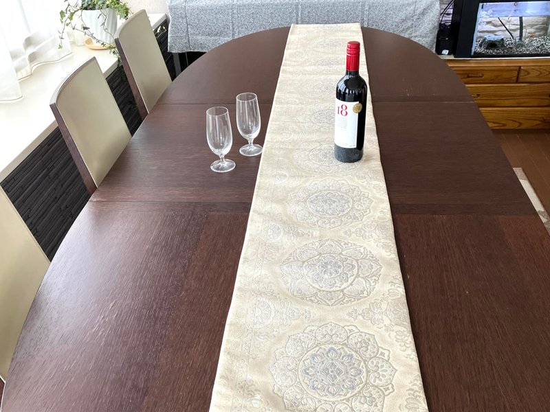 Japanese style silk table runner (Nishijin-ori) - ผ้ารองโต๊ะ/ของตกแต่ง - ผ้าไหม ขาว