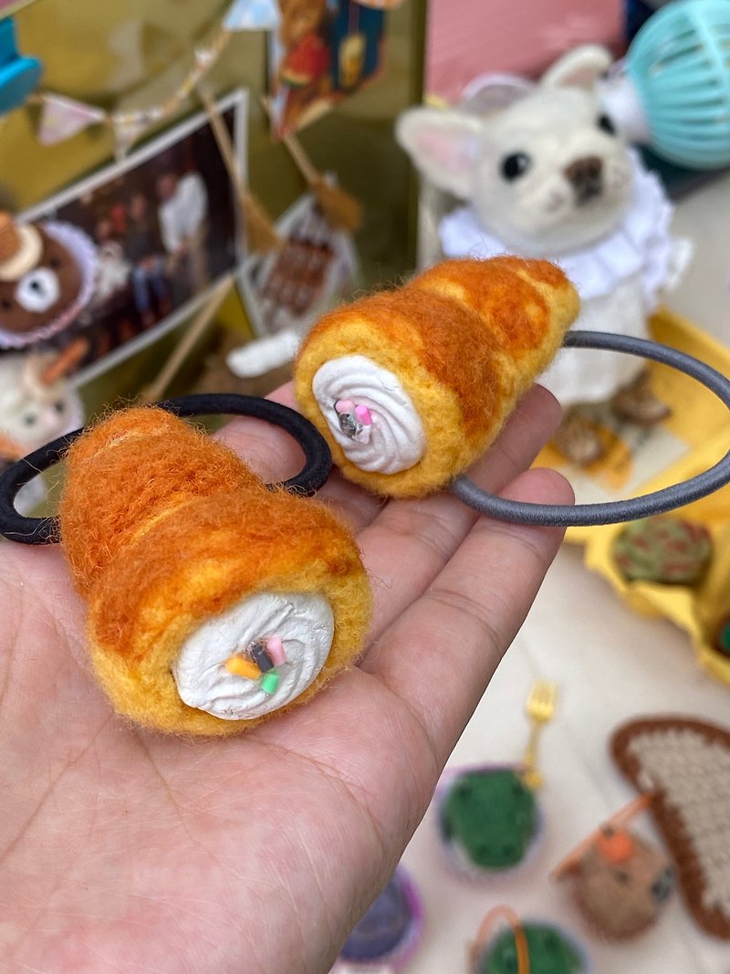 mini bread hair ring - เครื่องประดับผม - ขนแกะ สีส้ม