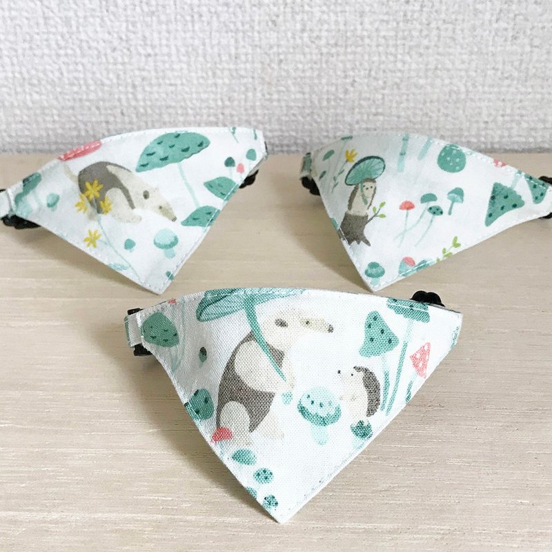 [Mushroom Forest Pattern] Bandana Style Safety Collar for Cats Cat Collar Safety Collar - ปลอกคอ - ผ้าฝ้าย/ผ้าลินิน สีเขียว